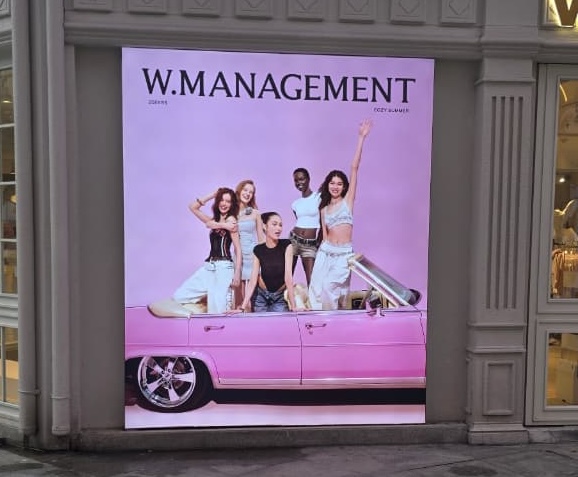 High-End LED Lightbox 4